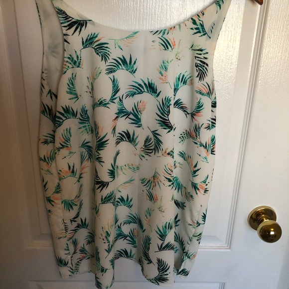 Reitmans Sleeveless Blouse - Picture 2 of 4